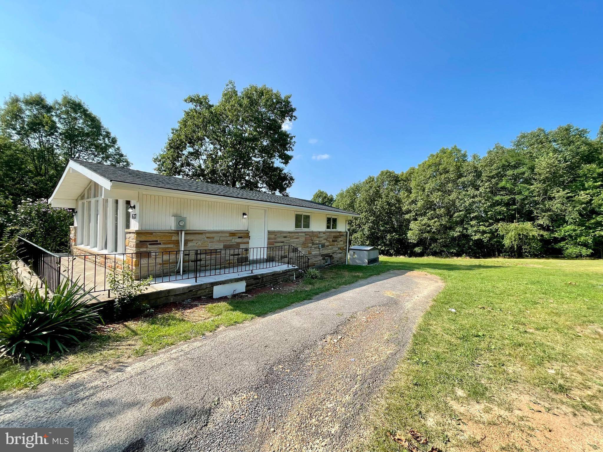 Berkeley Springs, WV 25411,637 MAWANI VILLAGE LN