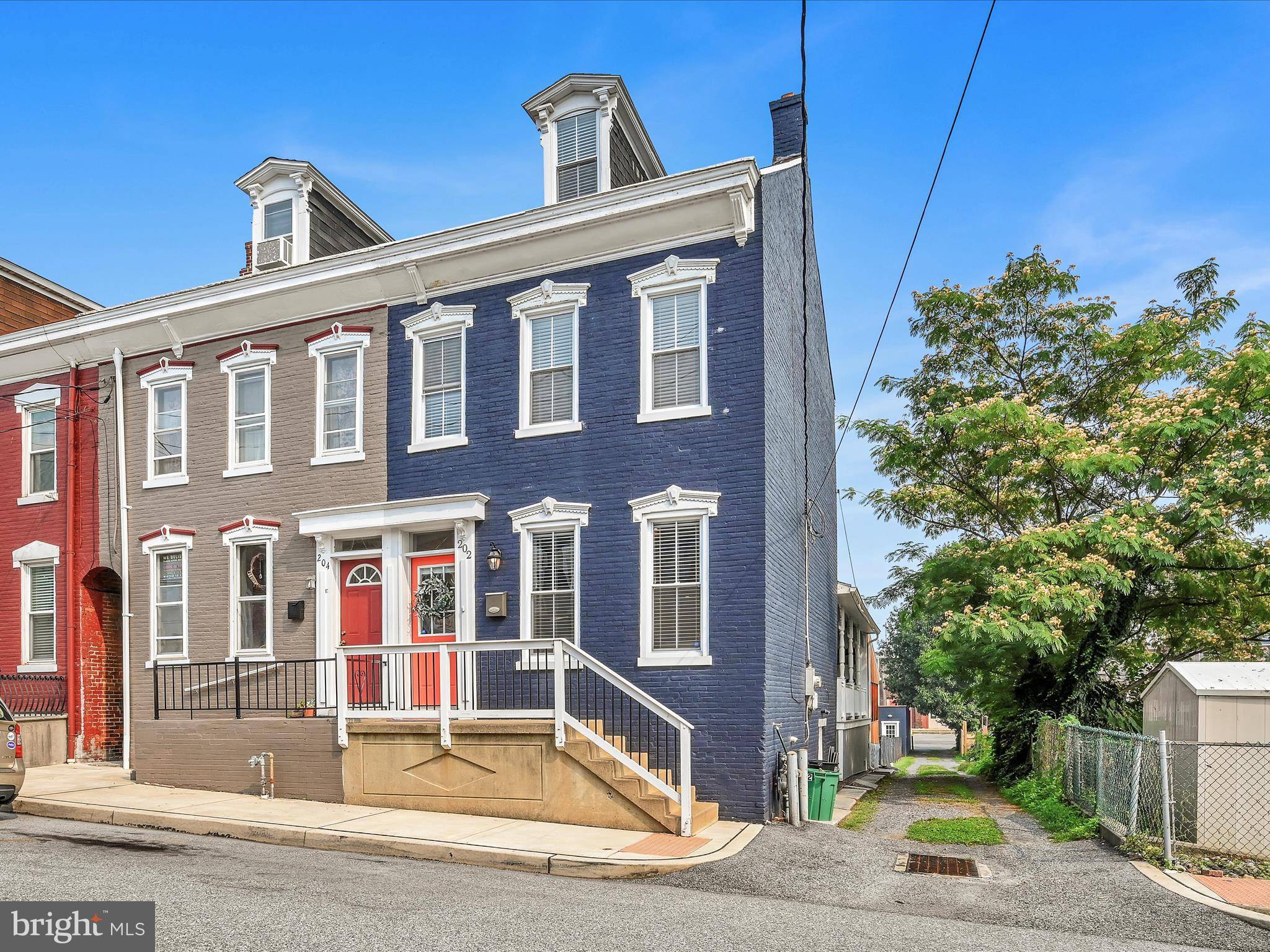 Columbia, PA 17512,202 POPLAR ST