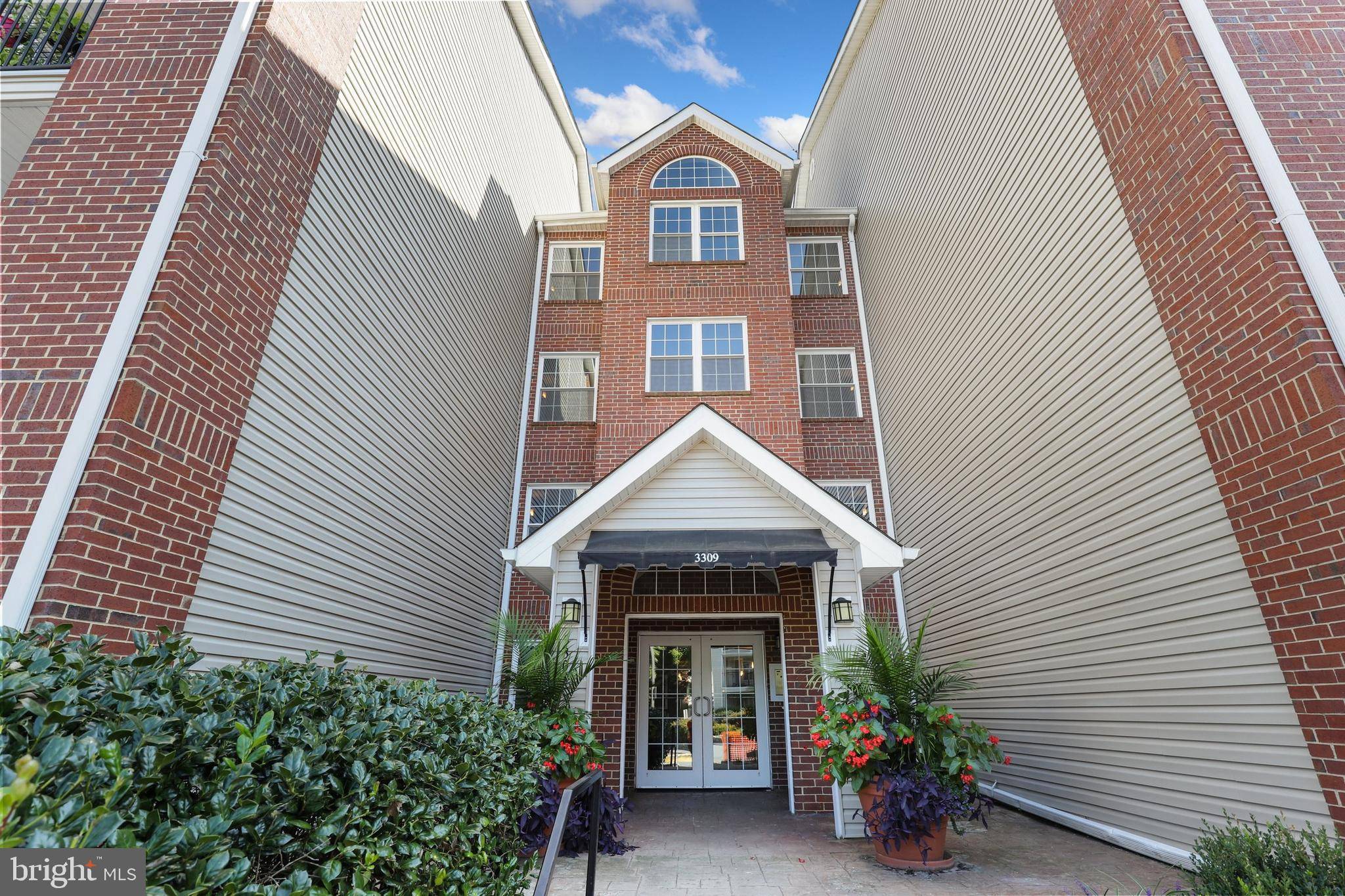 Alexandria, VA 22302,3309 WYNDHAM CIR #3171