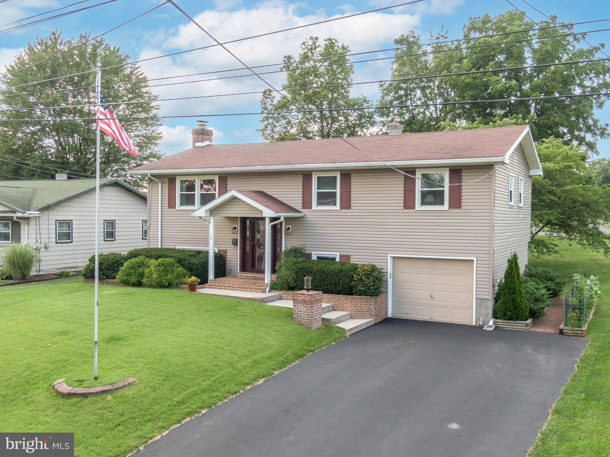 Carlisle, PA 17013,826 GOBIN DR