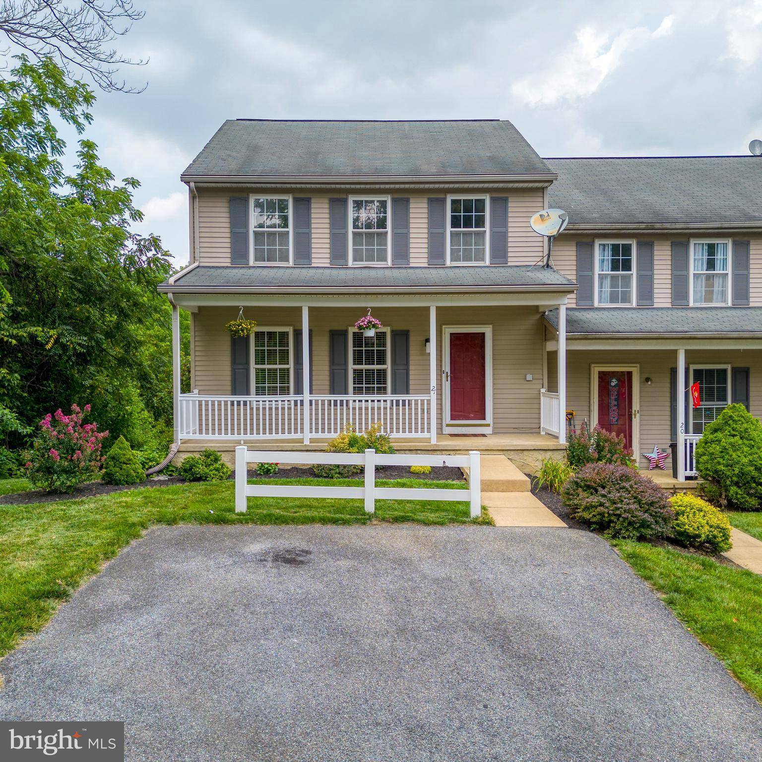 Lancaster, PA 17603,21 PARK LN