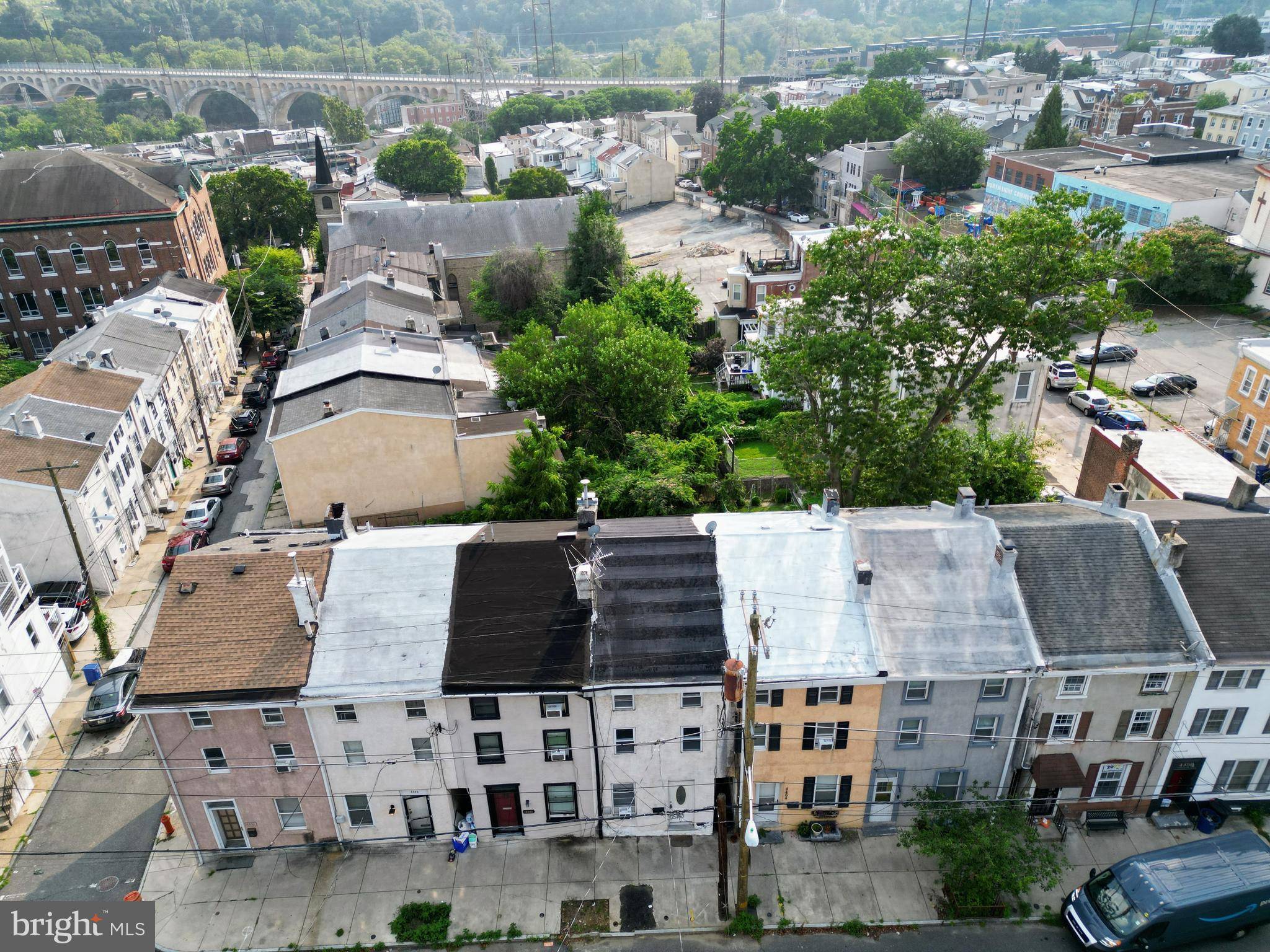 Philadelphia, PA 19127,4452 SILVERWOOD ST