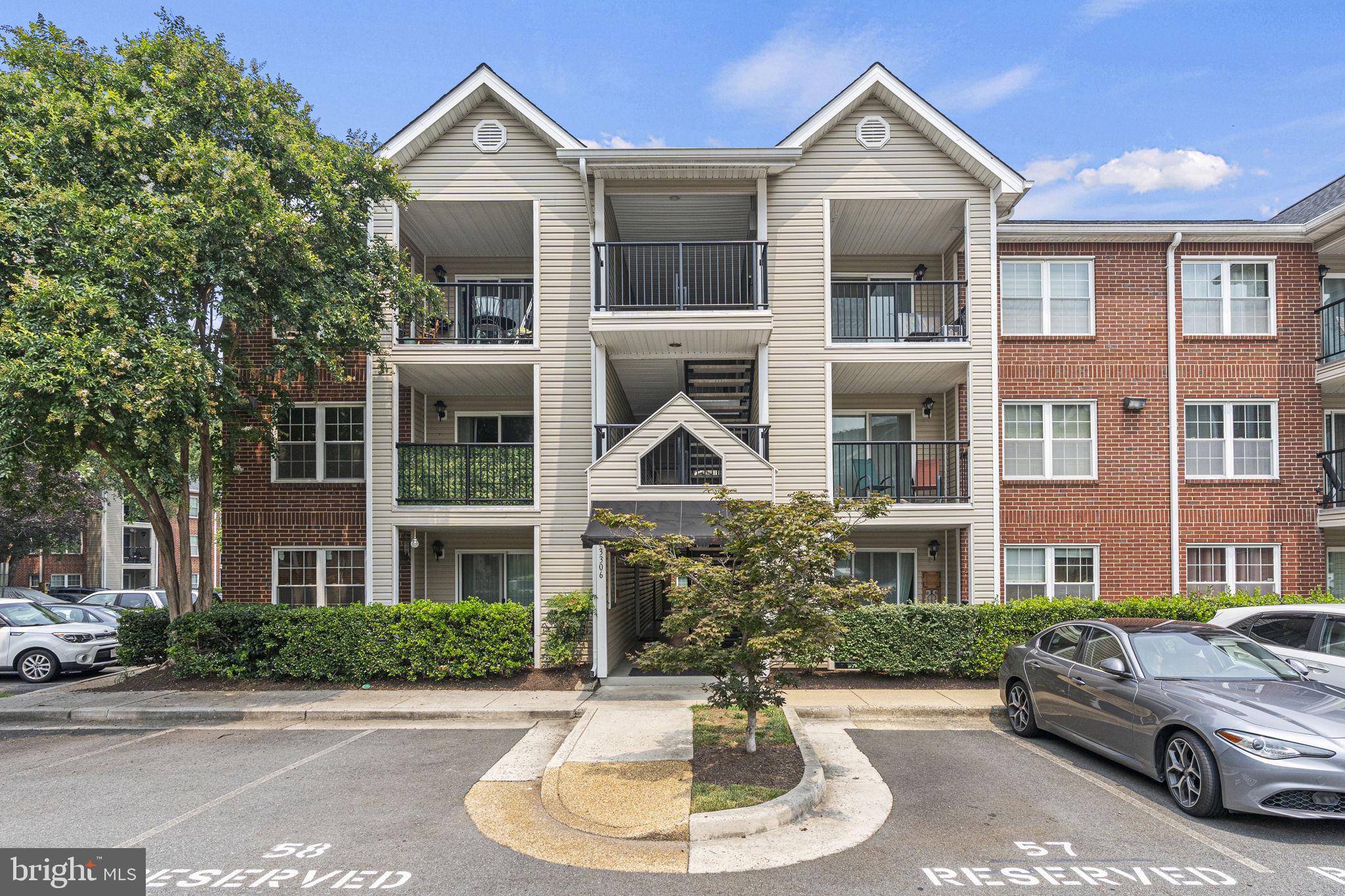 Alexandria, VA 22302,3306 WYNDHAM CIR #129