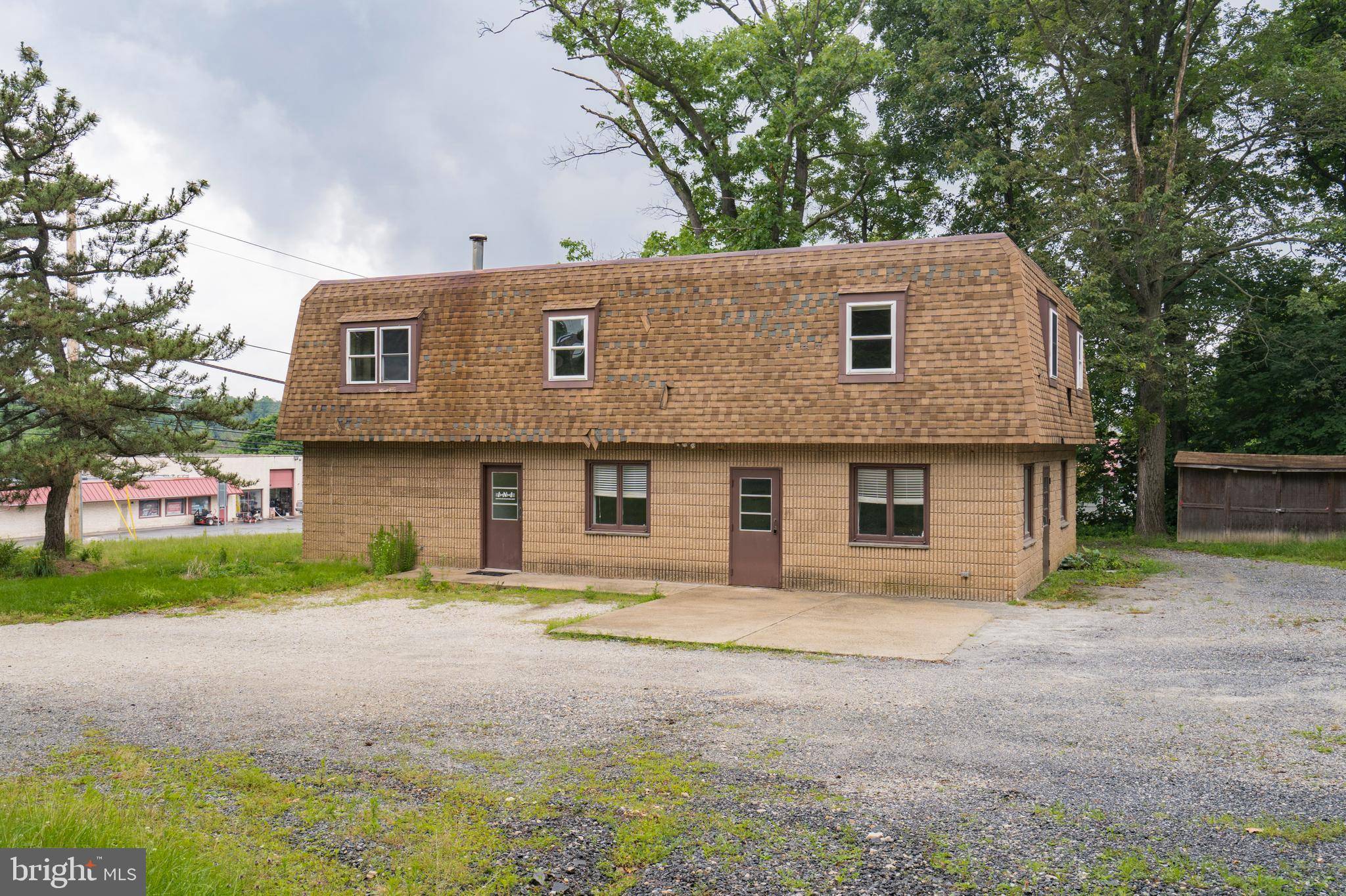 Chester Springs, PA 19425,990 POTTSTOWN PIKE