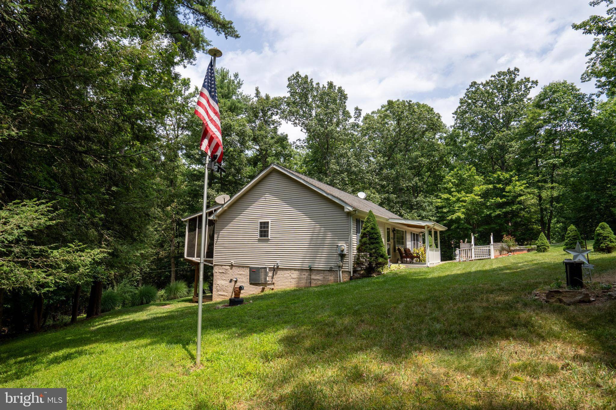 Hedgesville, WV 25427,236 CHESTNUT OAK LN