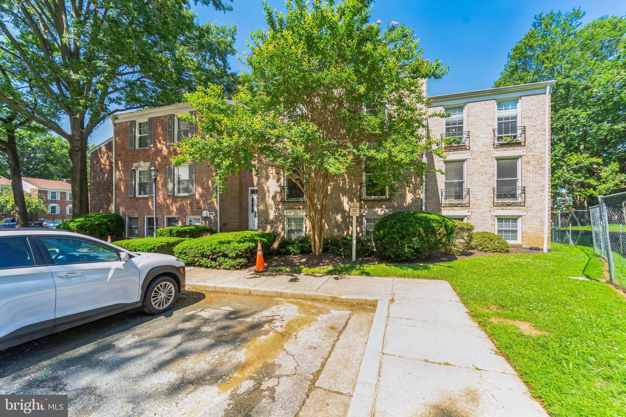 Gaithersburg, MD 20878,838 QUINCE ORCHARD BLVD #838-10