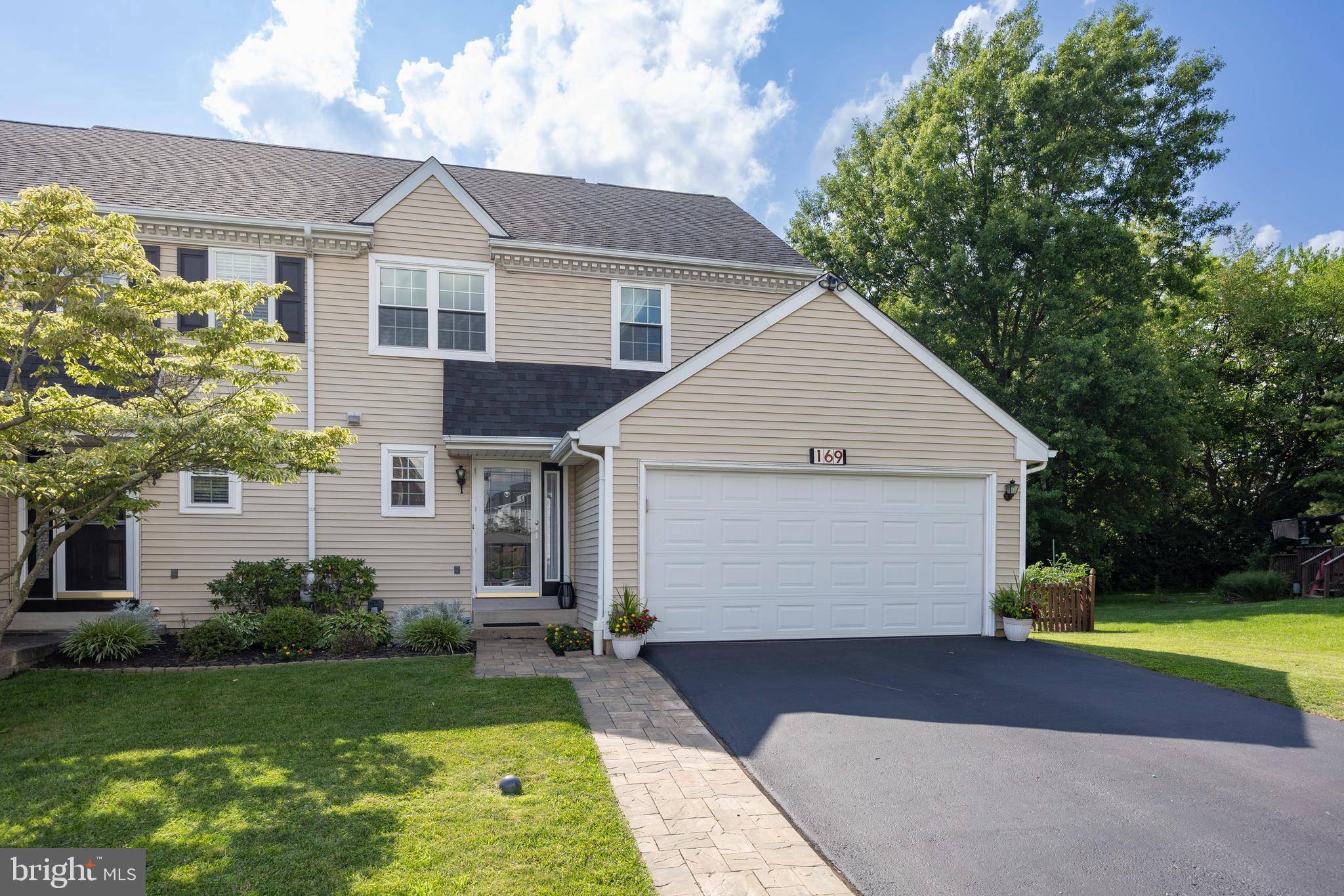 Royersford, PA 19468,169 AZALEA CIR