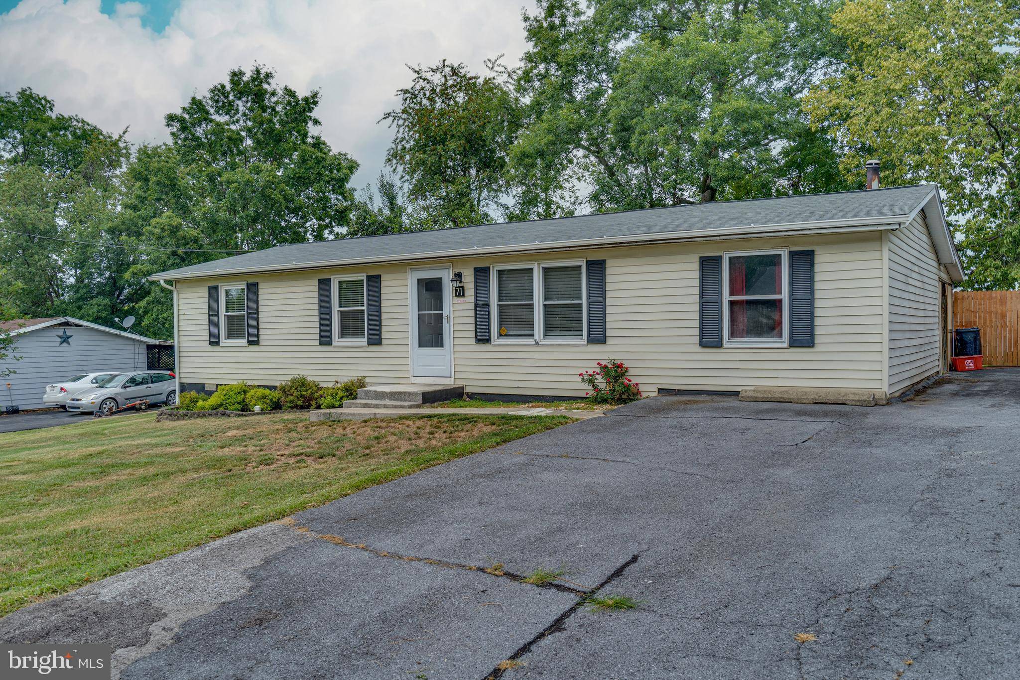 Ranson, WV 25438,71 APPLE TREE DR