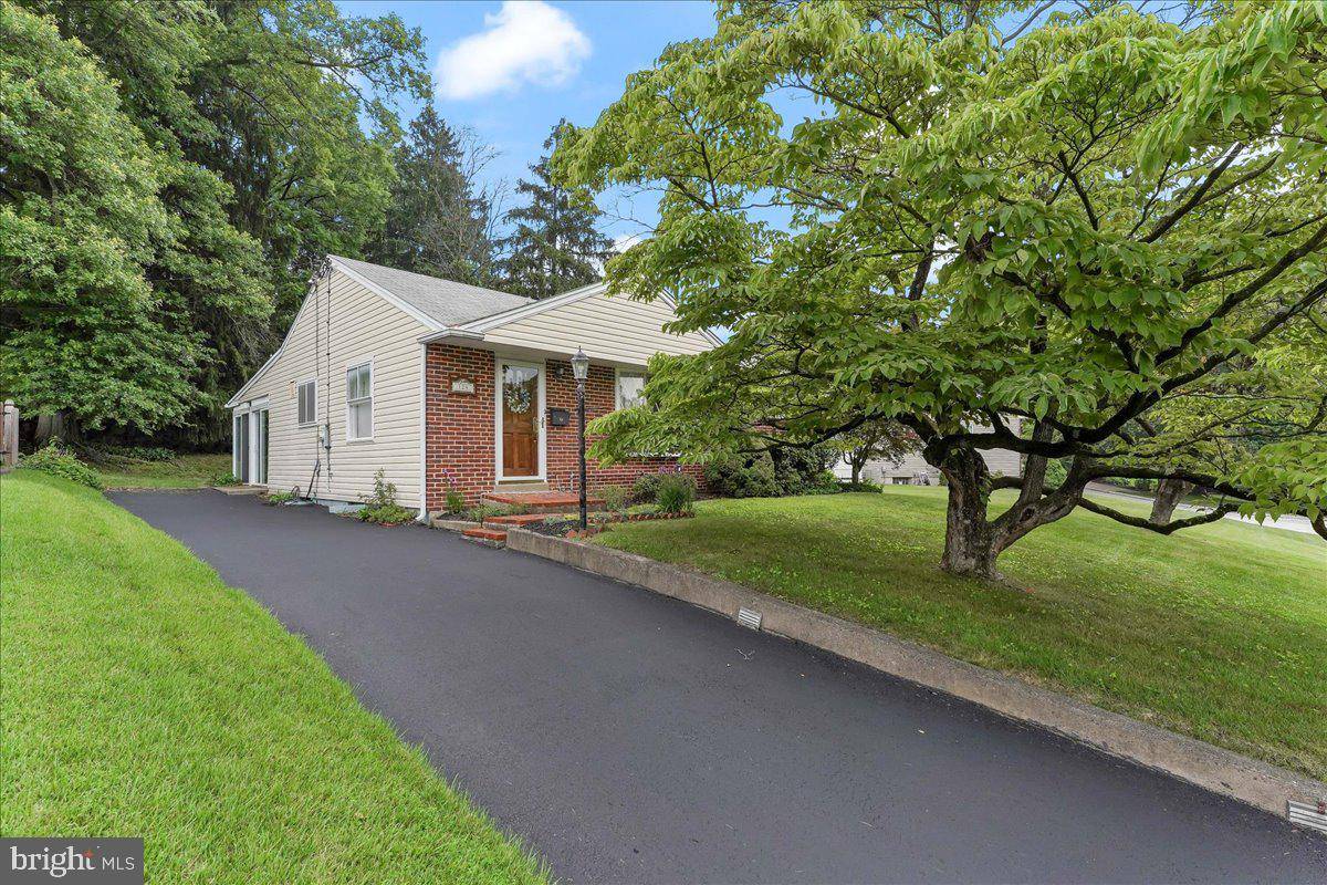 Newtown Square, PA 19073,124 BROOKHILL RD