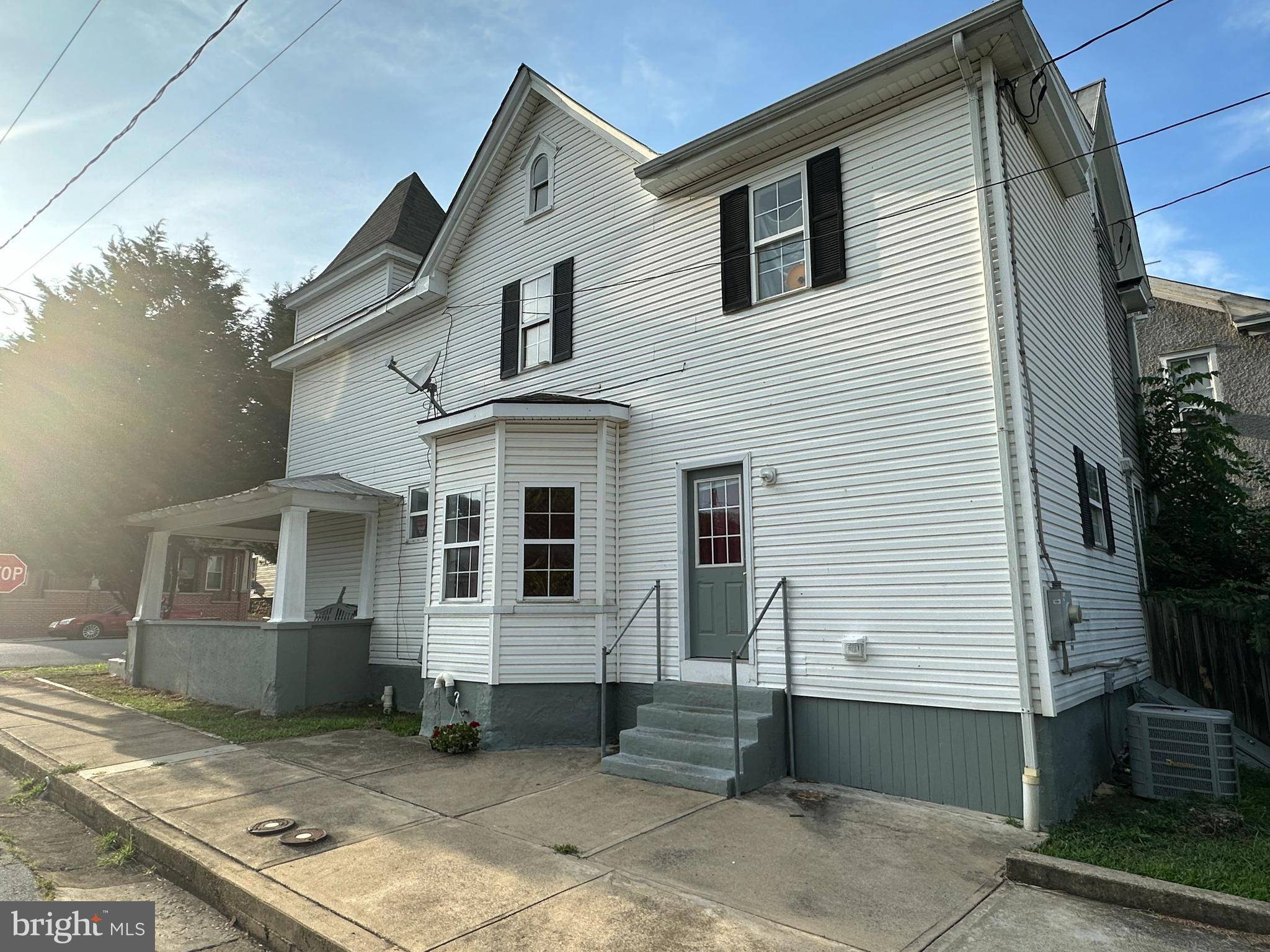 Martinsburg, WV 25401,436 VIRGINIA AVE