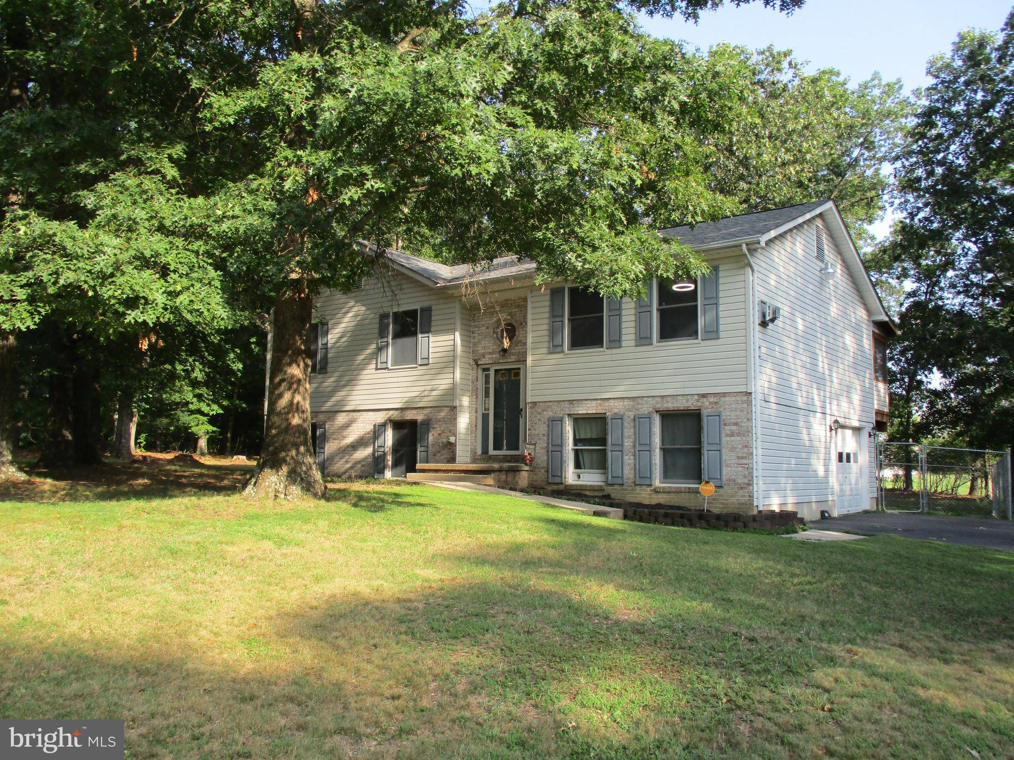 Inwood, WV 25428,125 SECRET OAK CT