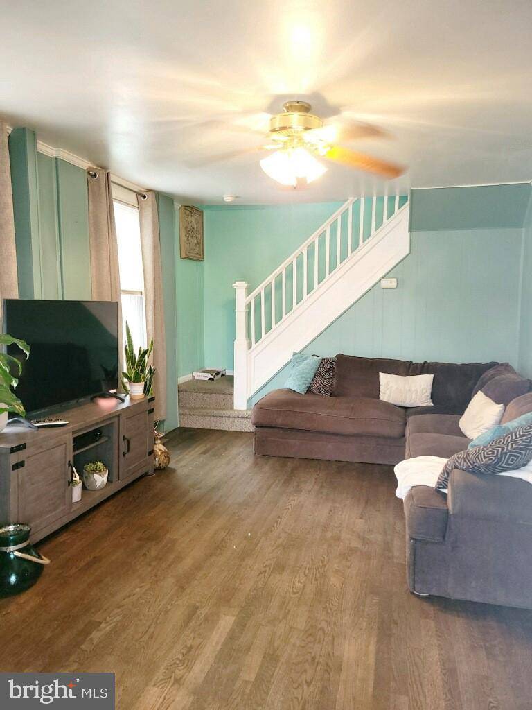 Parlin, NJ 08859,19 MAPLE ST