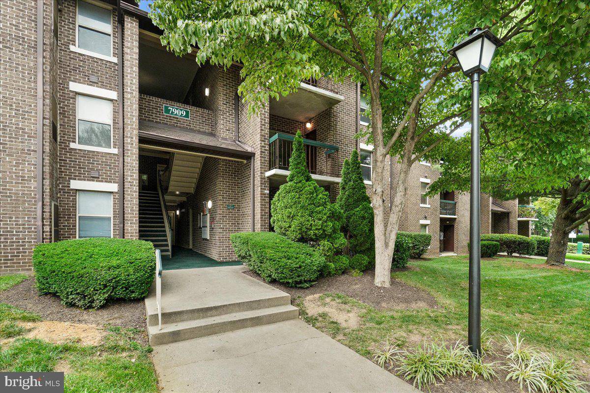 Gaithersburg, MD 20879,7909 BADENLOCH WAY #103