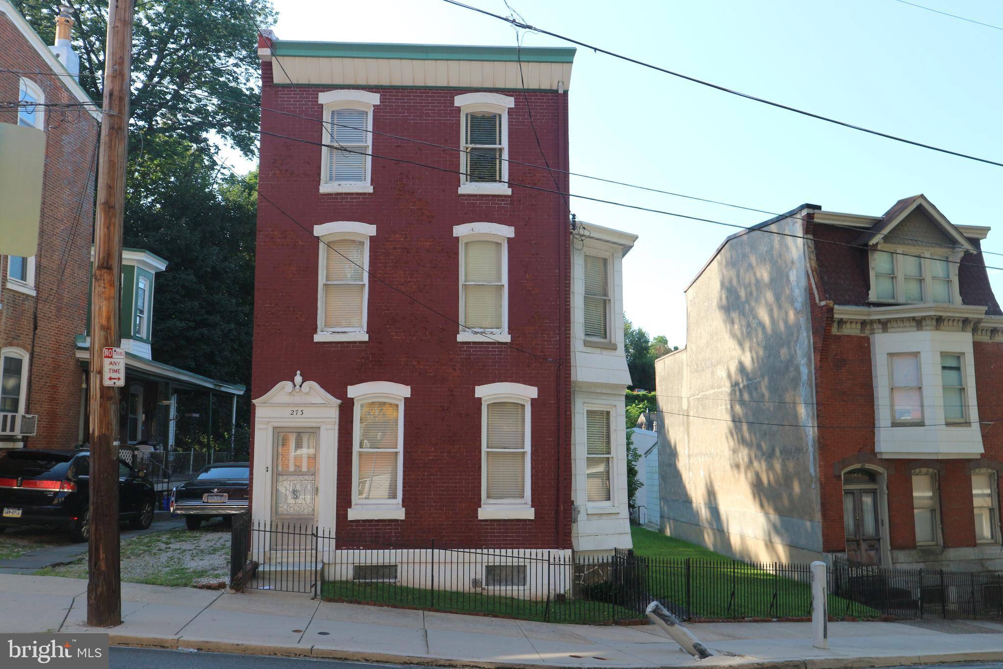 Philadelphia, PA 19128,273 GREEN LN