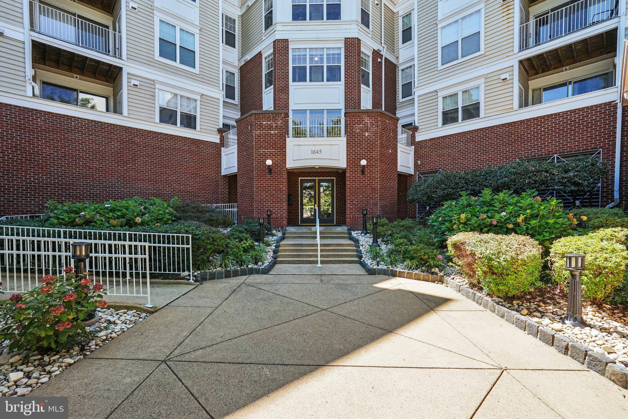 Mclean, VA 22102,1645 INTERNATIONAL DR #227