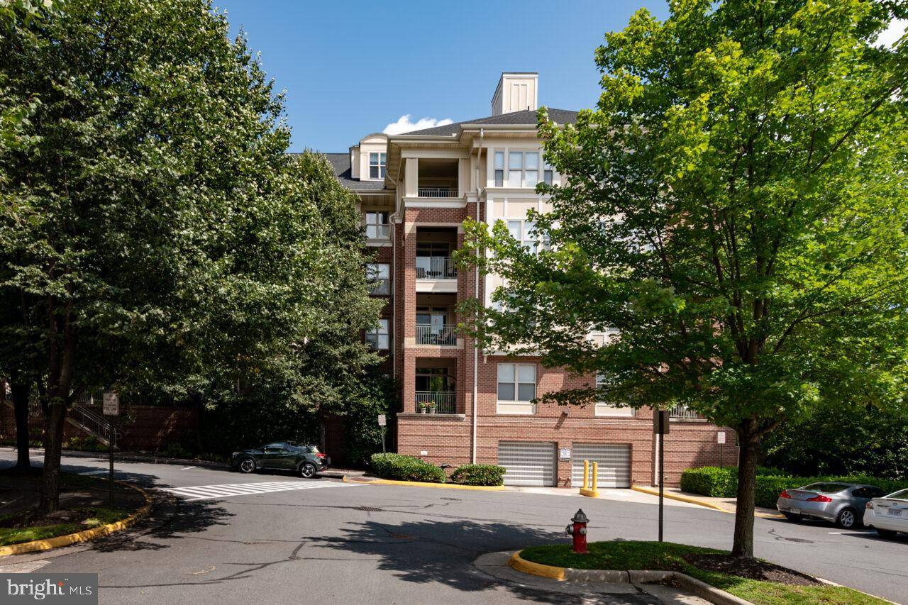 Reston, VA 20190,1855 STRATFORD PARK PLACE #412