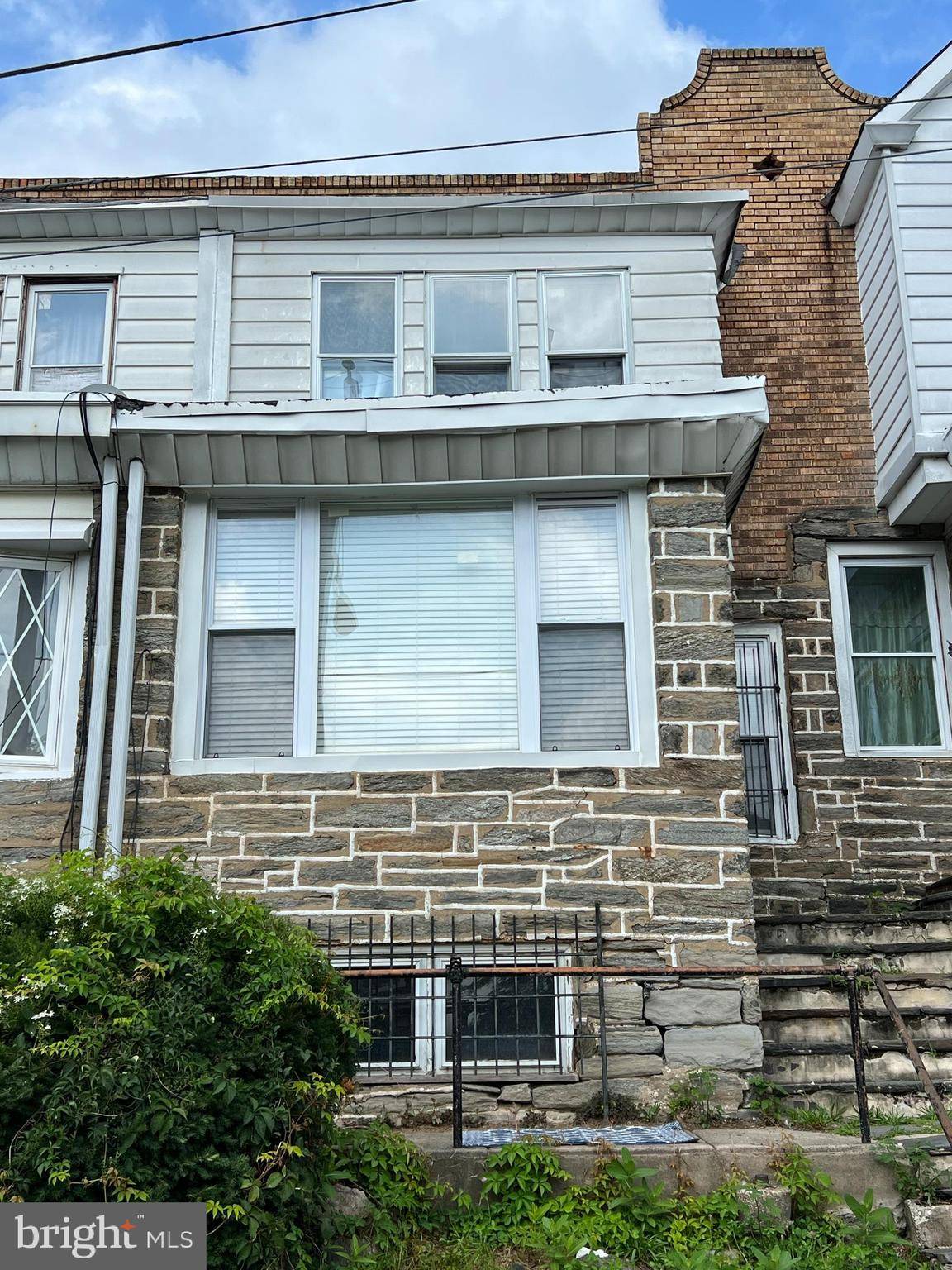 Philadelphia, PA 19142,1833 S 68TH ST