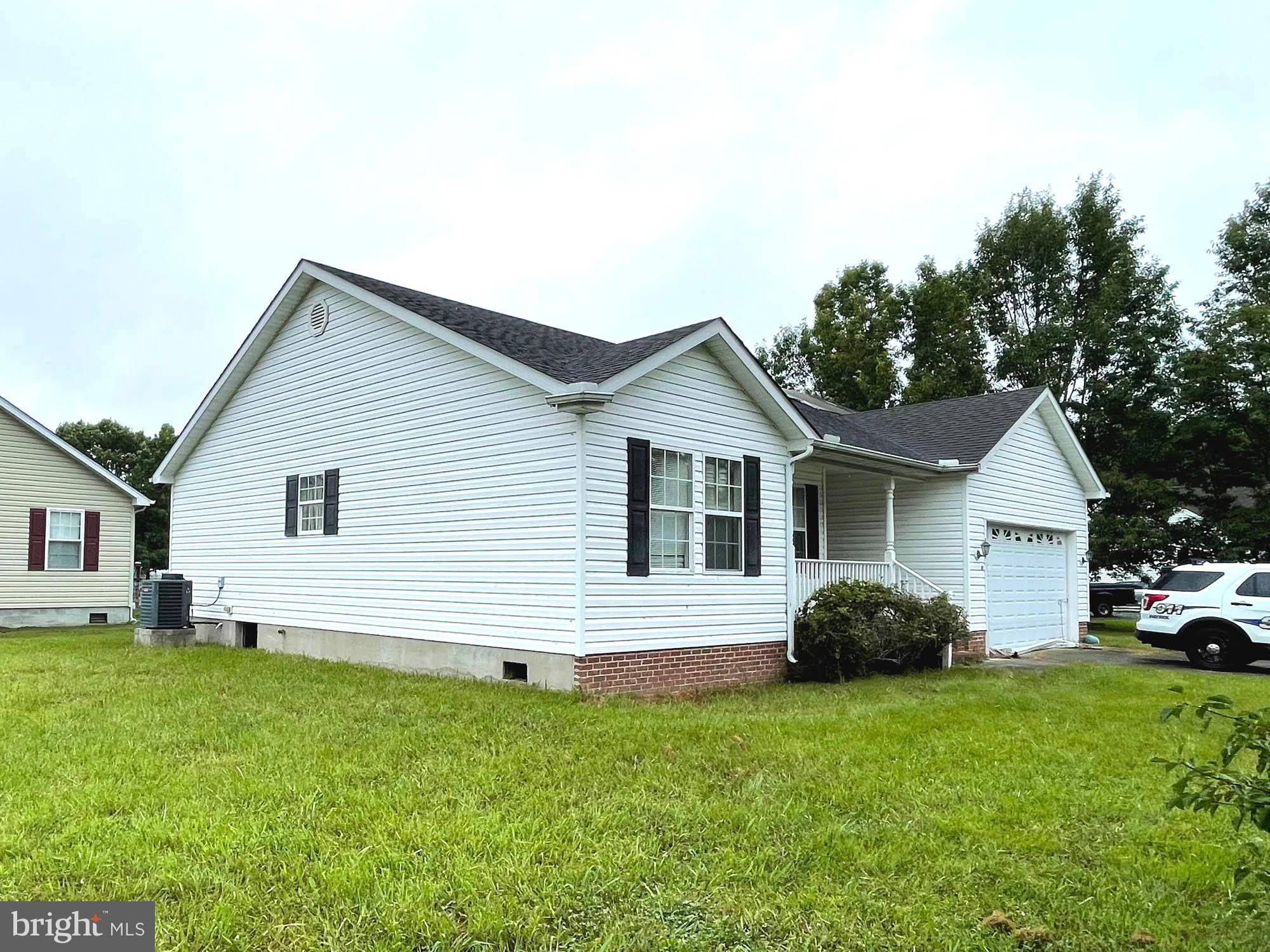 Crisfield, MD 21817,40 HERON WAY