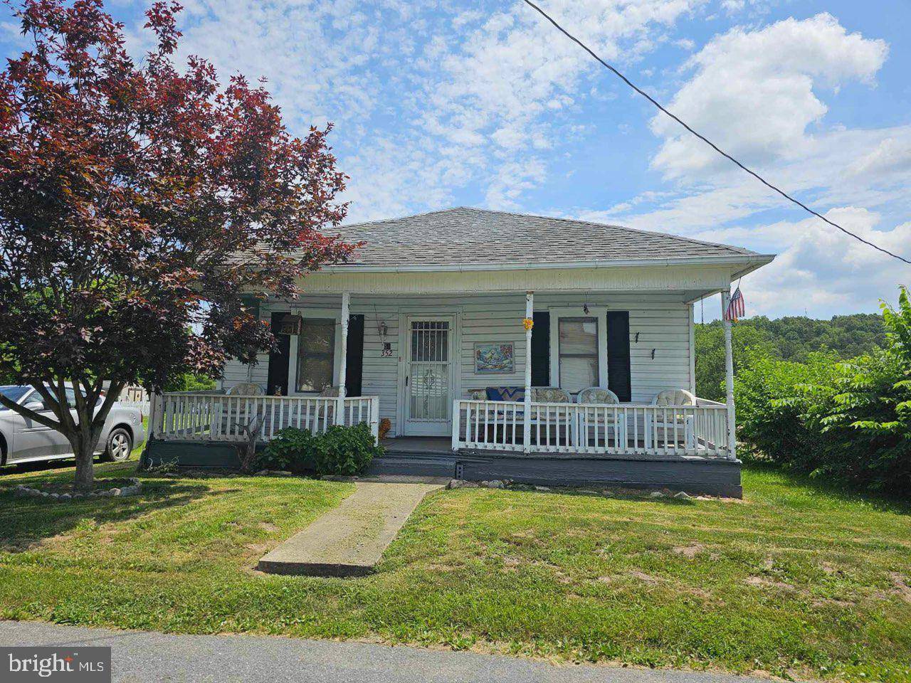 Paw Paw, WV 25434,51 MCCOOLE AVENUE