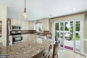 Keyport, NJ 07735,10 KEARNEY ST