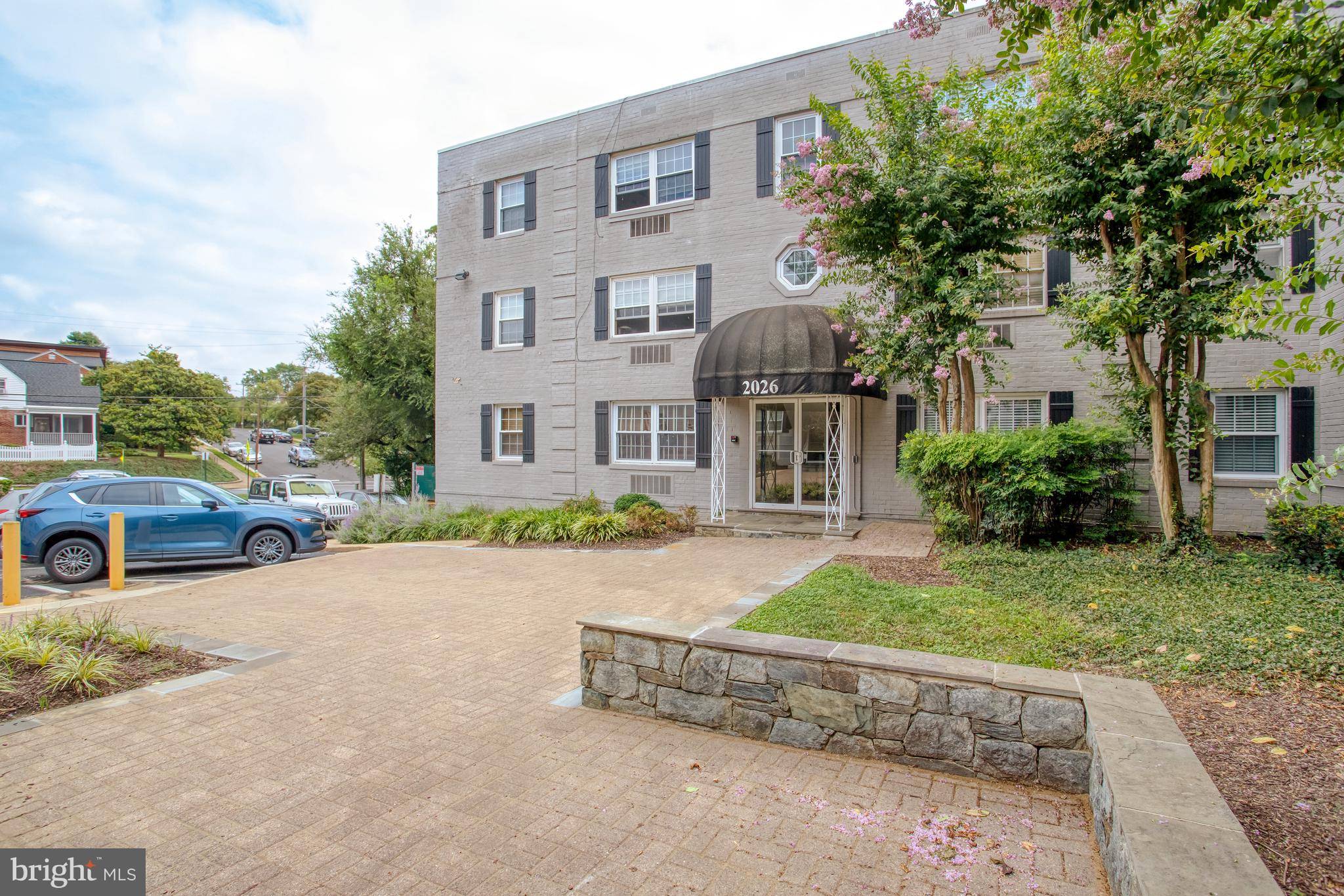 Arlington, VA 22207,2026 N VERMONT ST #102