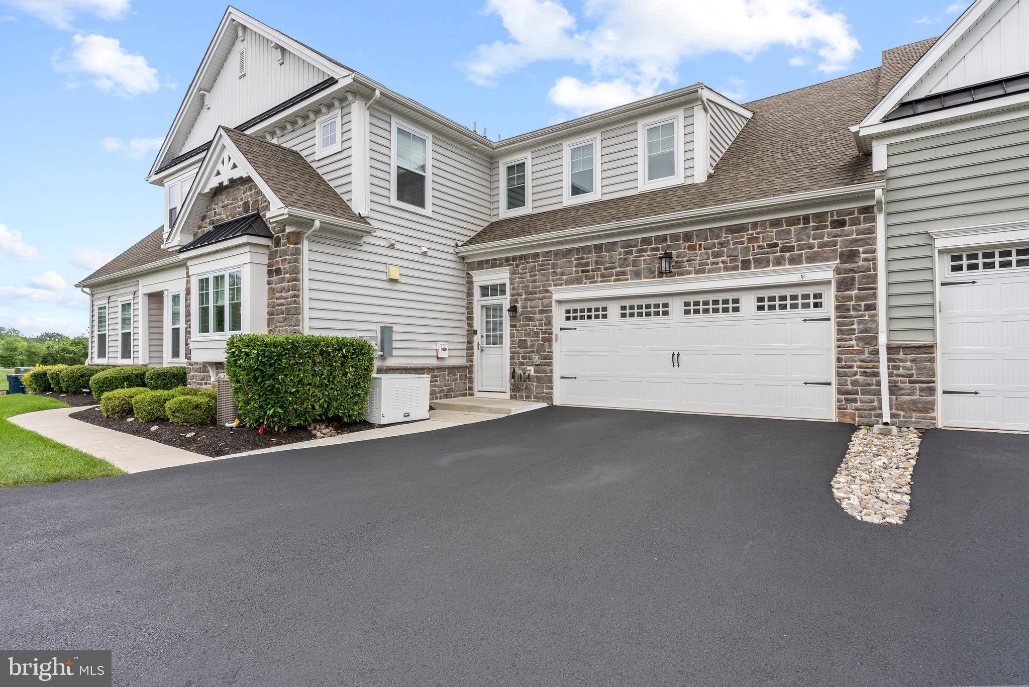 Royersford, PA 19468,305 SUMMIT DR