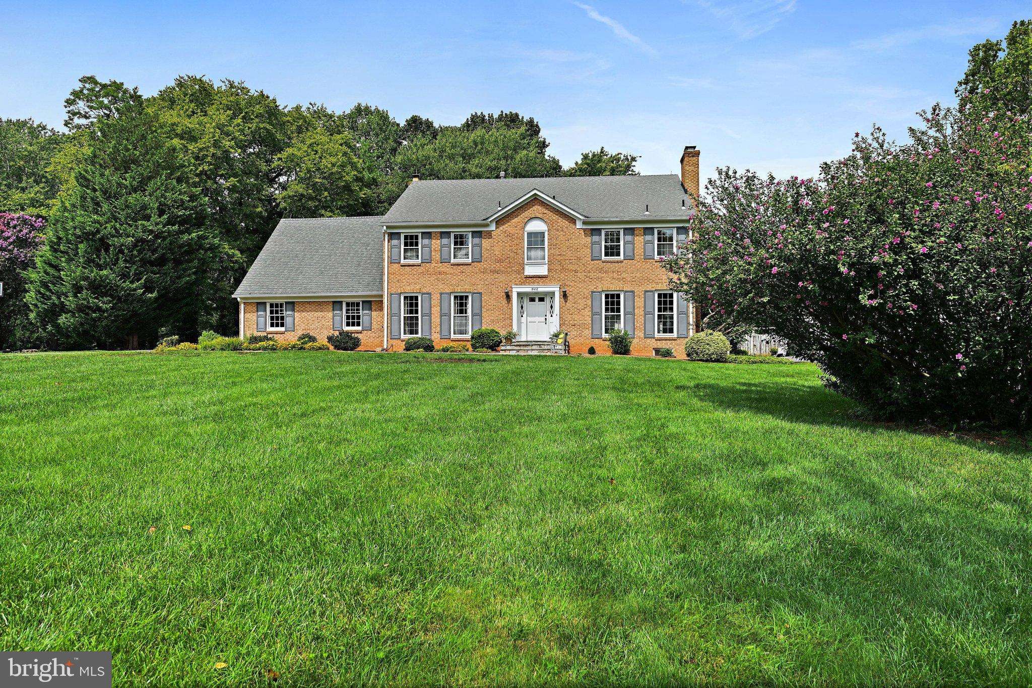 Mclean, VA 22102,8412 MARTINGALE DR