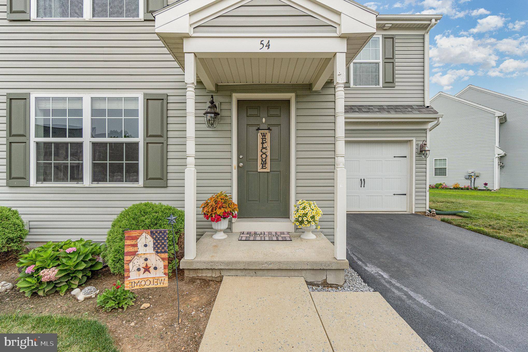 Ephrata, PA 17522,54 SILVER MAPLE CIR