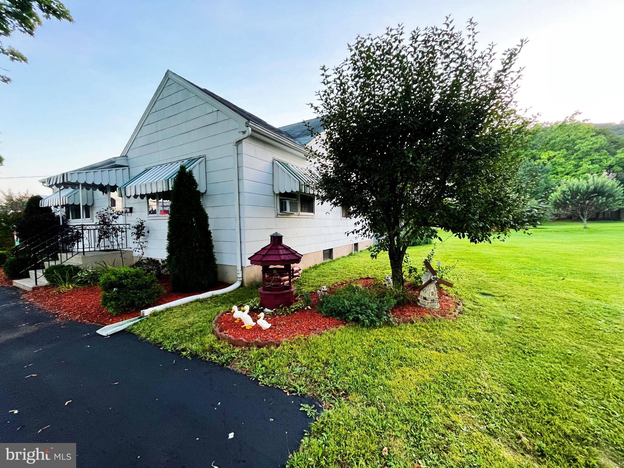 Cressona, PA 17929,23 N SILLYMAN ST