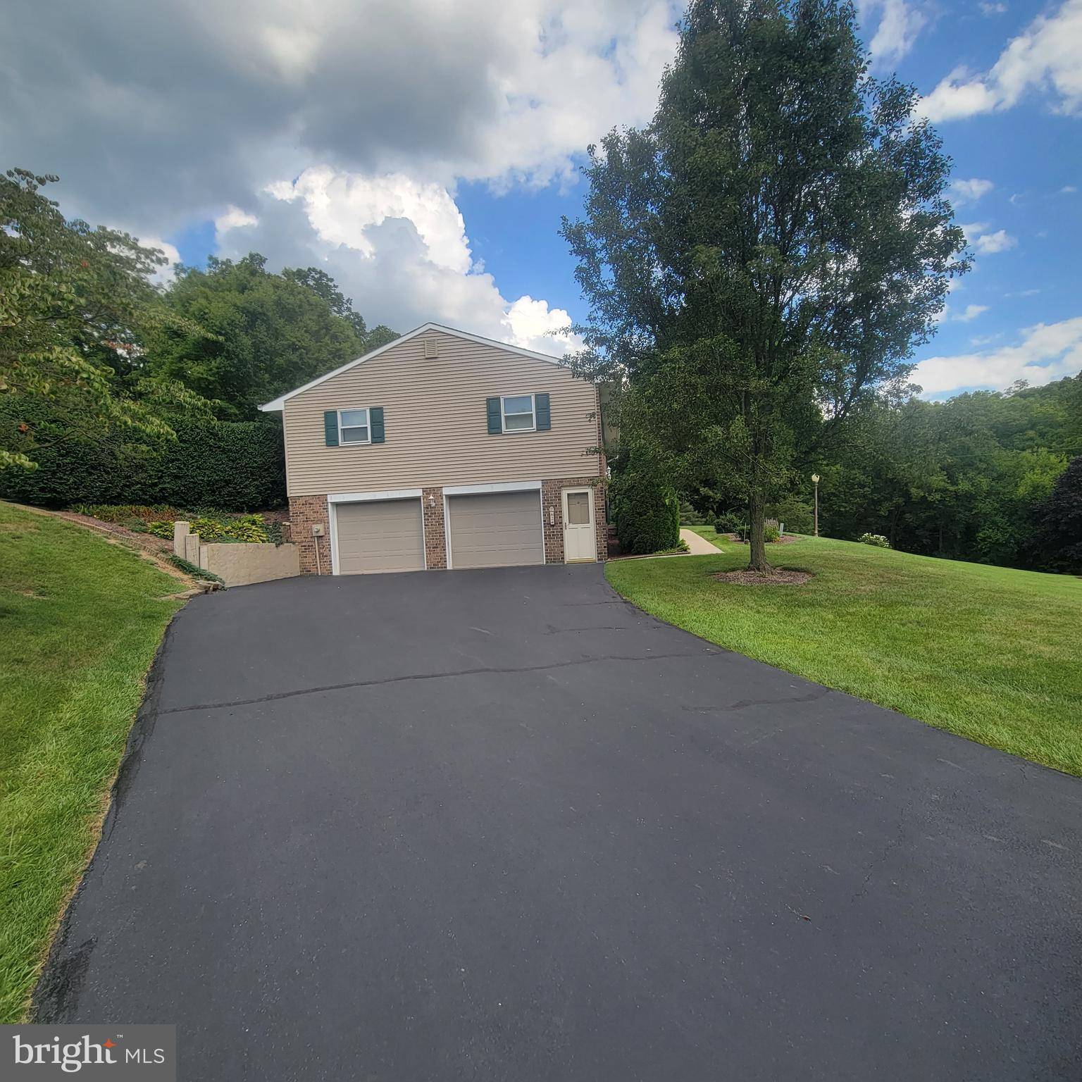 Annville, PA 17003,2 JEAN DR