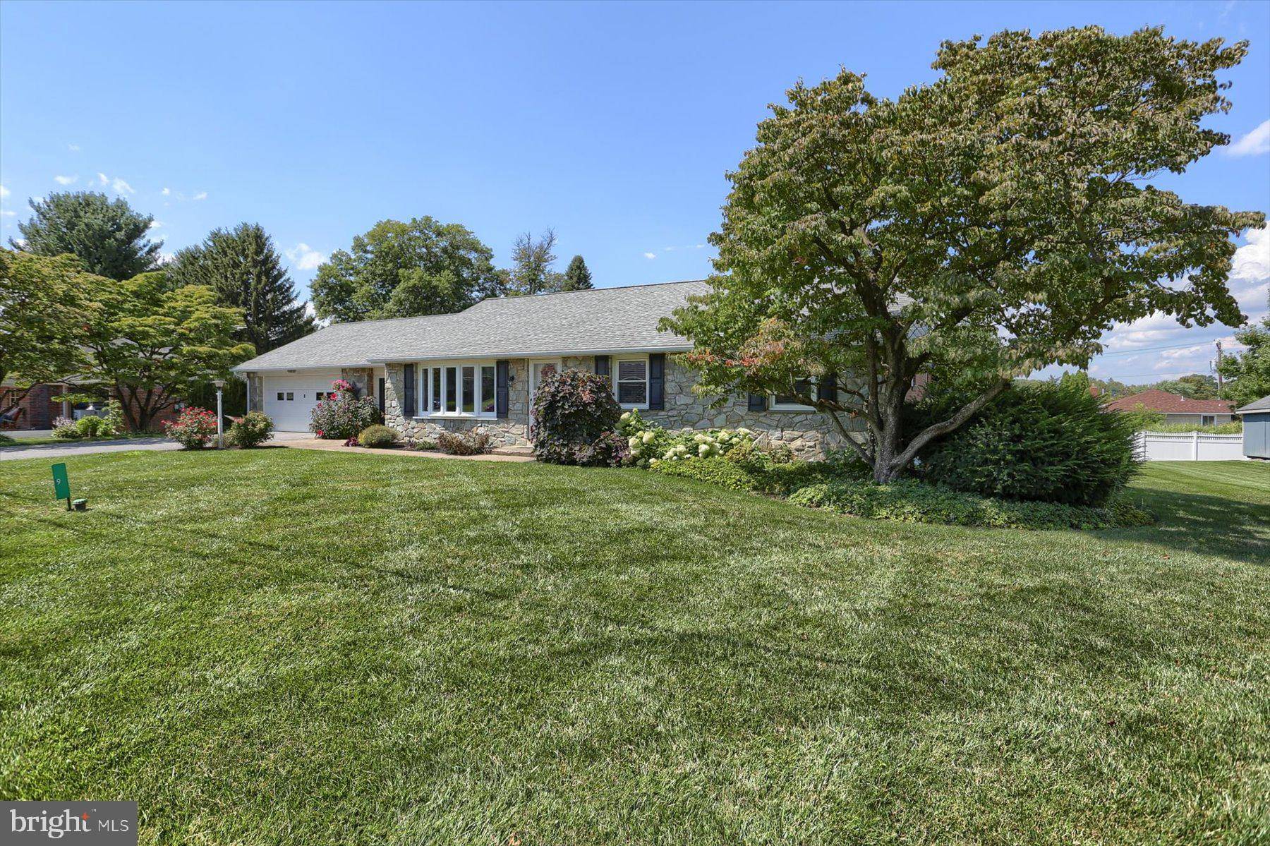 Willow Street, PA 17584,9 BUDVIEW DR