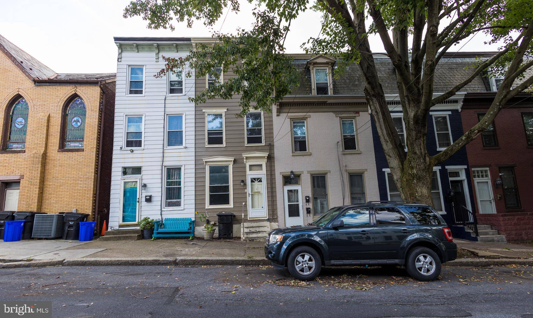 Harrisburg, PA 17102,215 CALDER ST