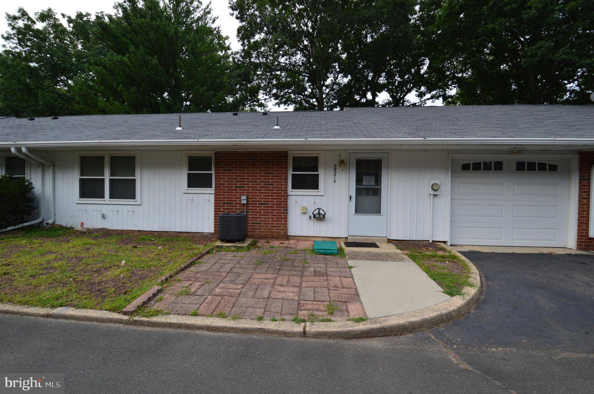 Lakewood, NJ 08701,257-B JEFFERSON CT