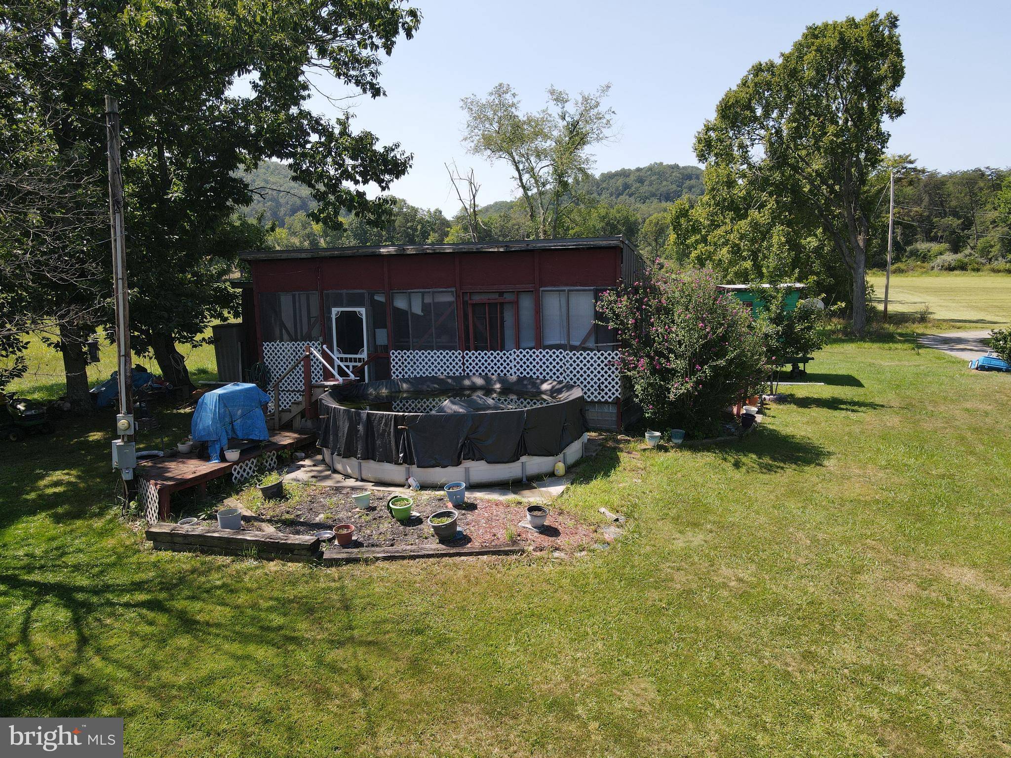 Springfield, WV 26763,110 COTTAGE LN