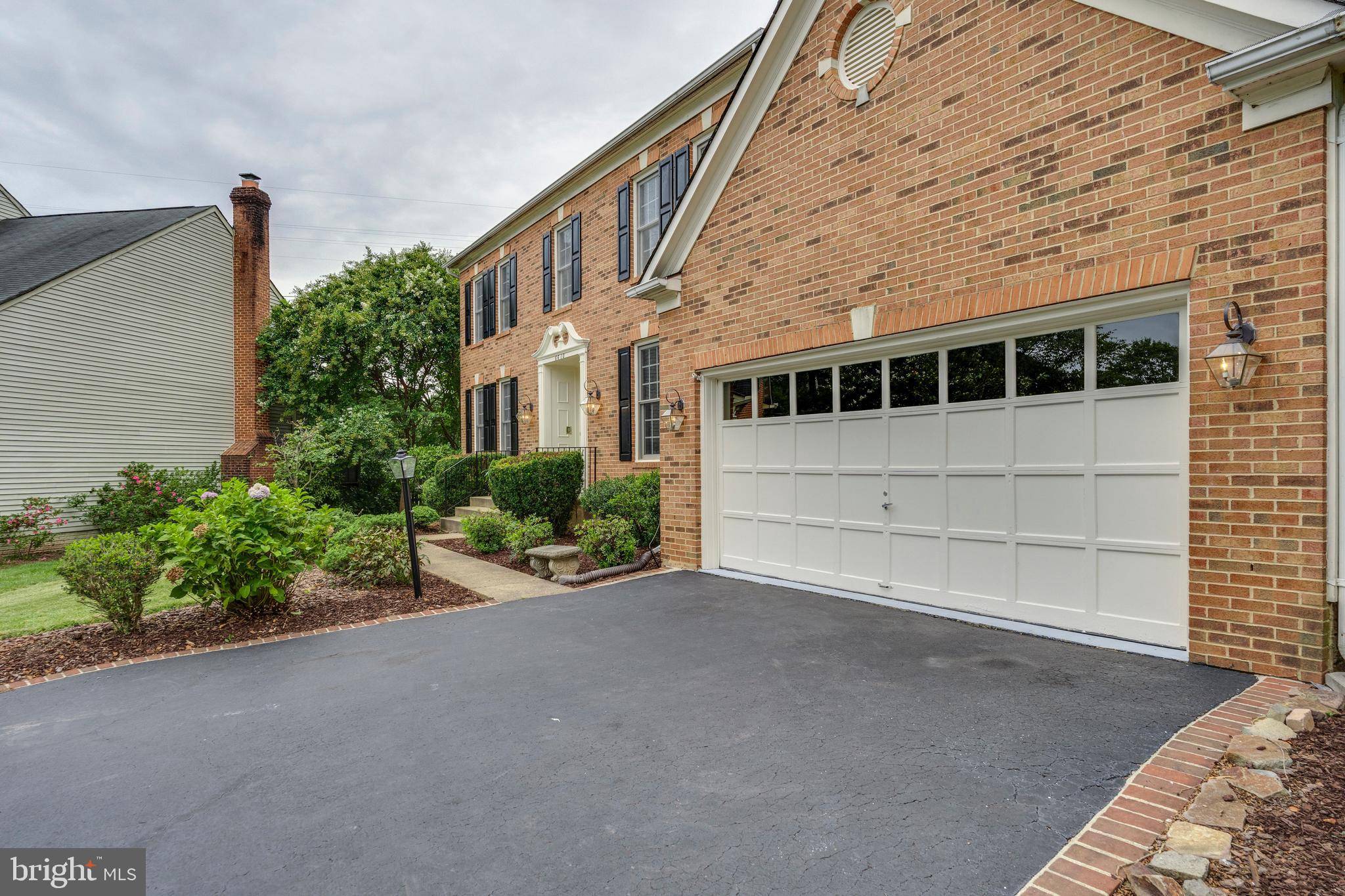 Centreville, VA 20121,6610 OAK ROCK CT