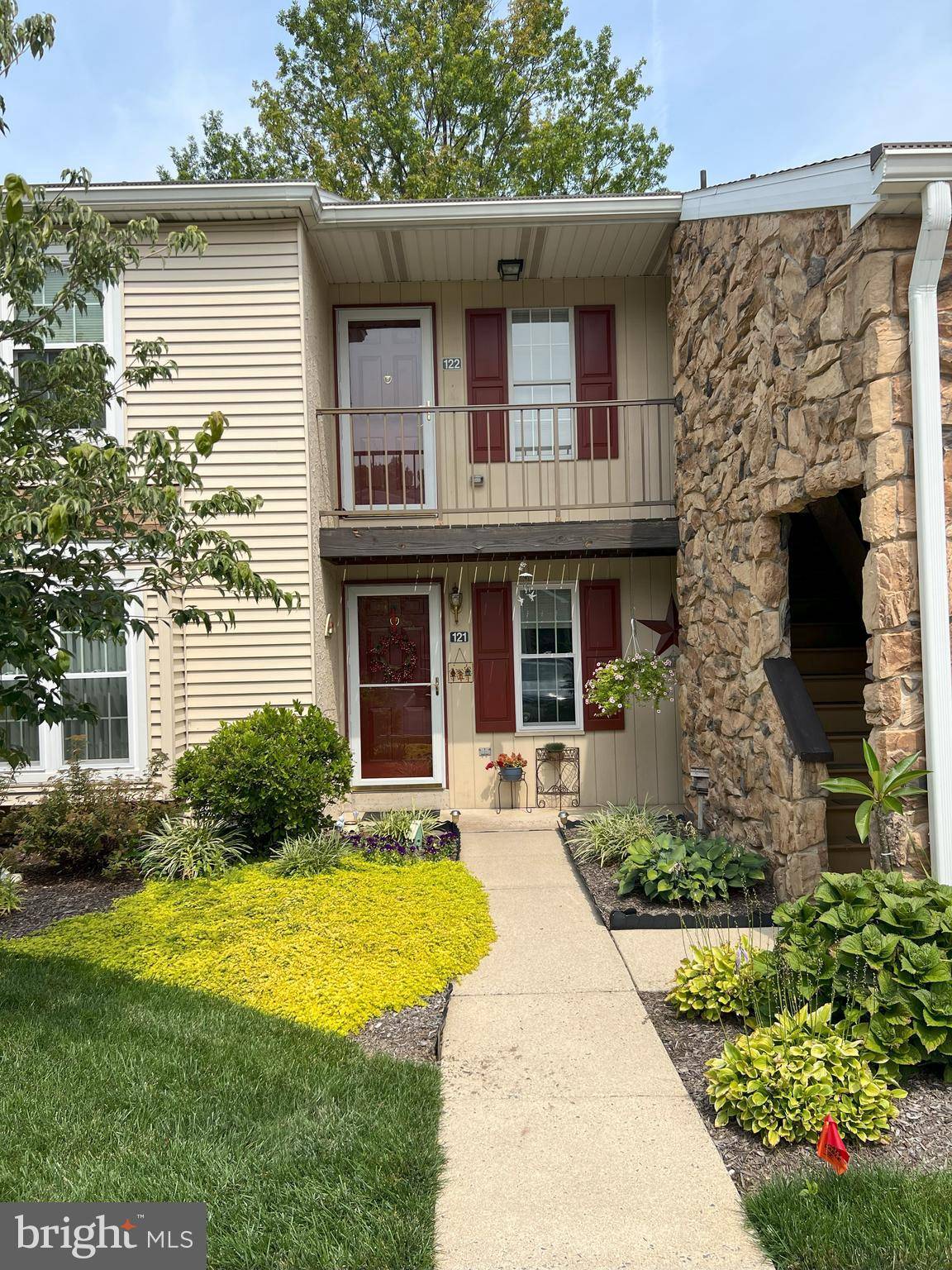 Wyomissing, PA 19610,122 VALLEY GREENE CIR