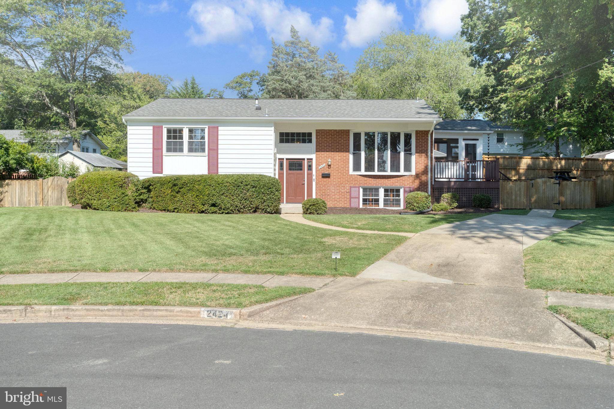 Vienna, VA 22180,2424 WINCHESTER CIR