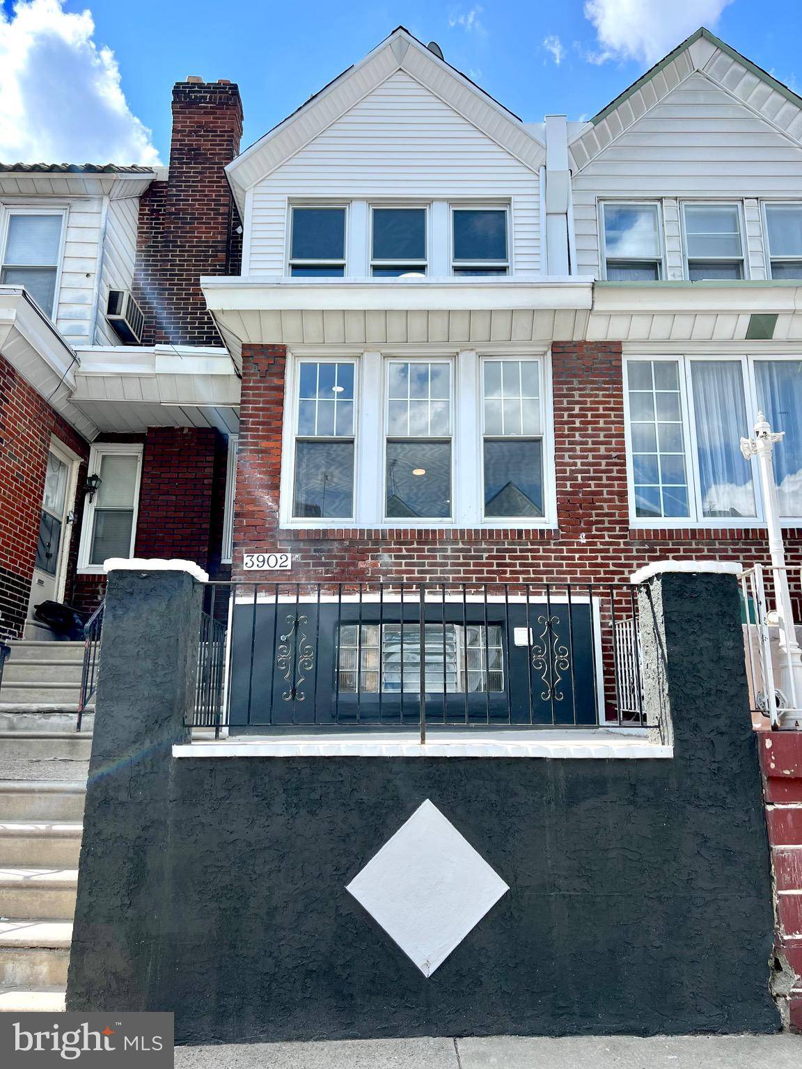 Philadelphia, PA 19124,3902 DUNGAN ST