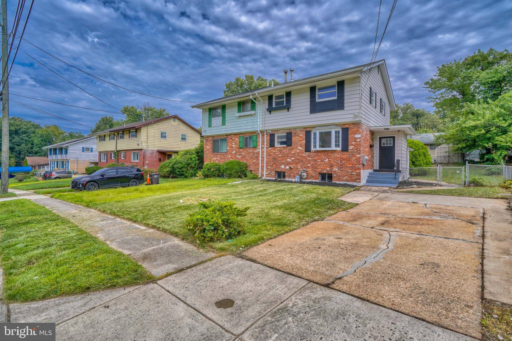 Capitol Heights, MD 20743,817 BOOKER PL