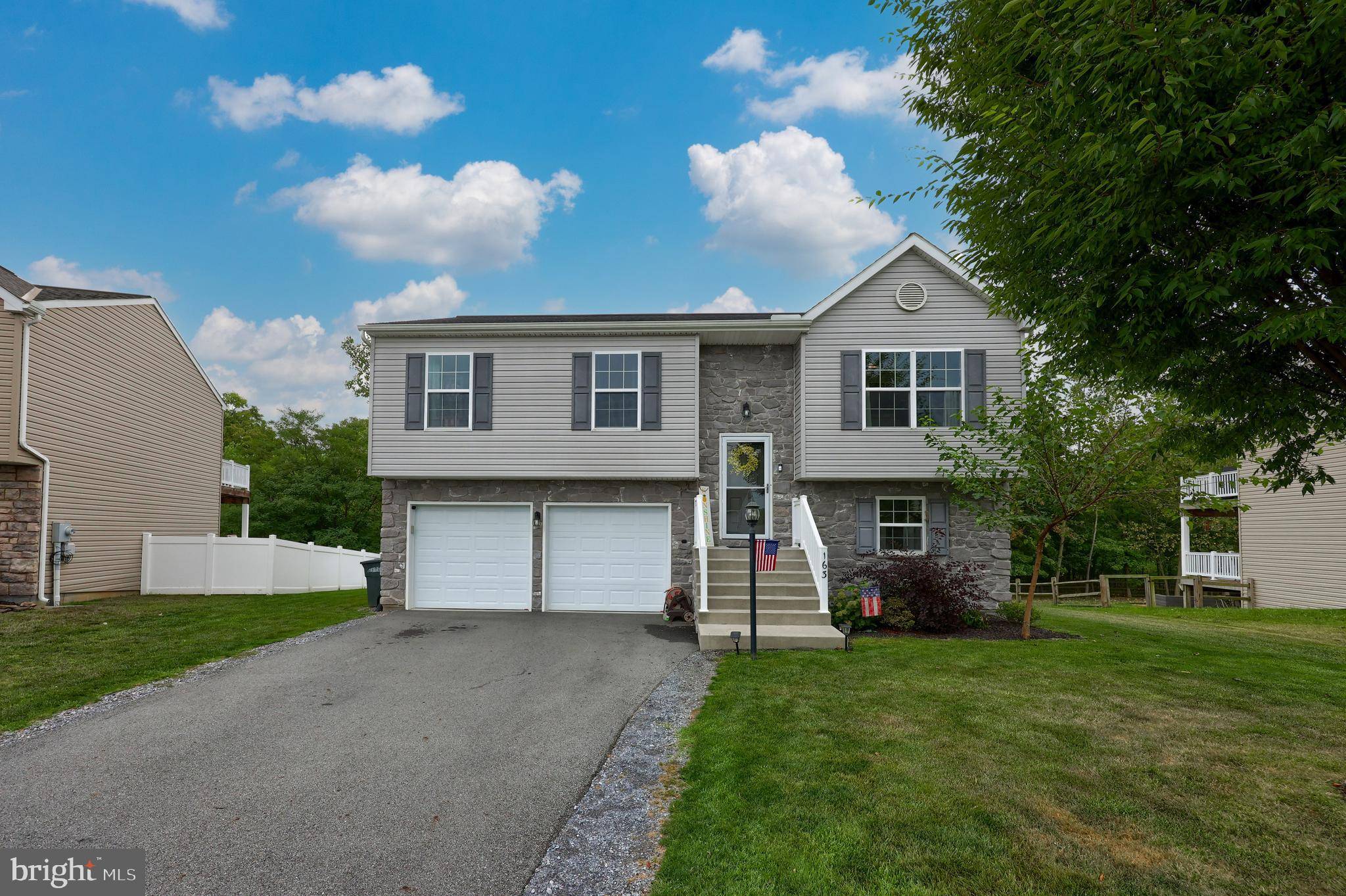 Bainbridge, PA 17502,163 PENN OAK DR