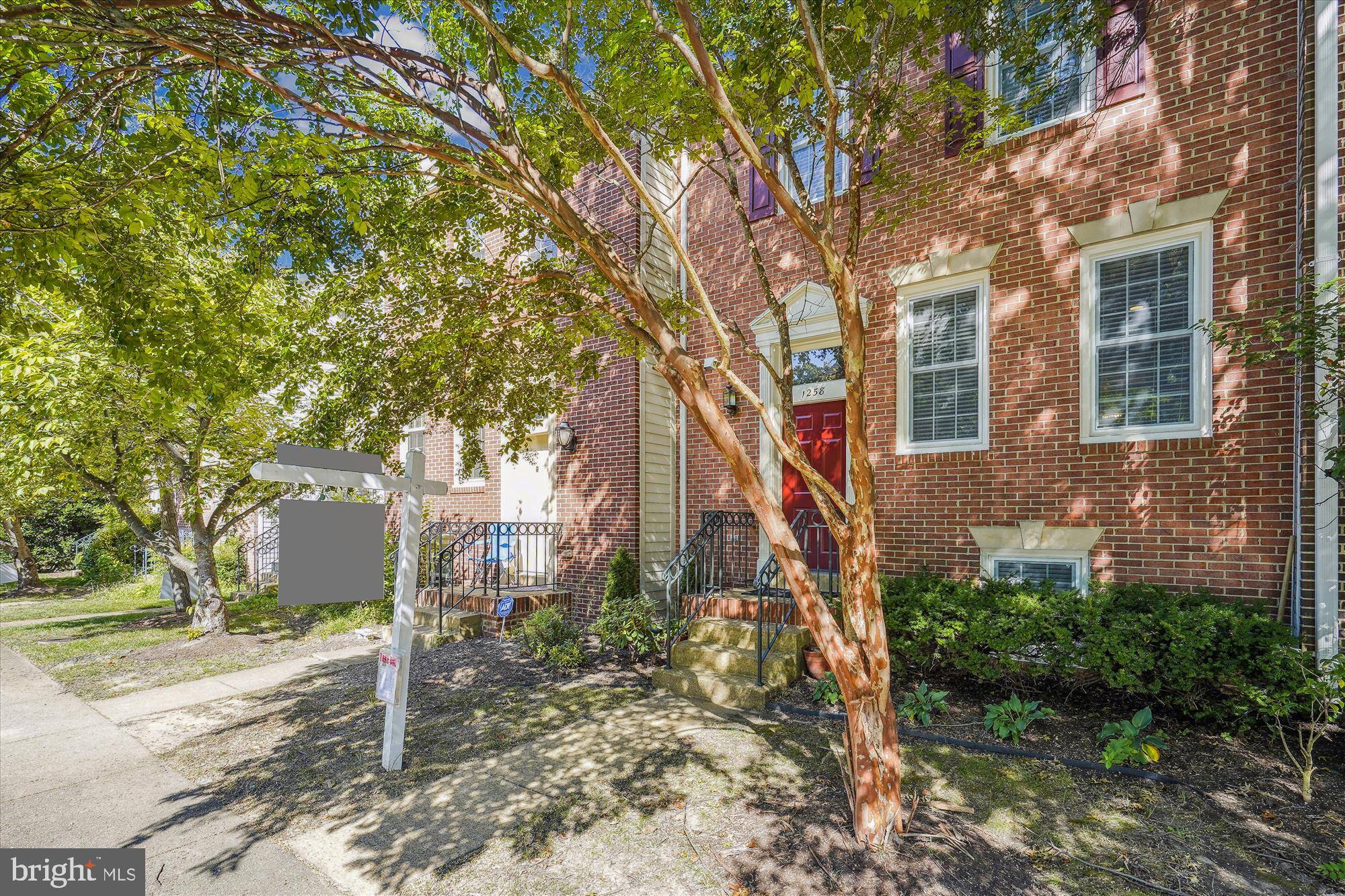 Alexandria, VA 22314,1258 QUAKER HILL DR