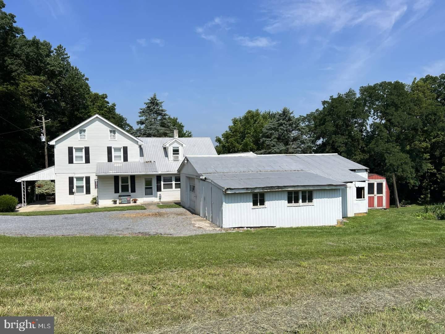 New Holland, PA 17557,716 RED RUN RD