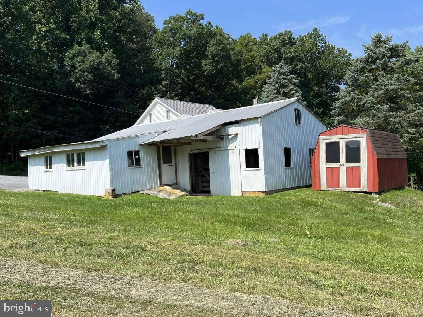 New Holland, PA 17557,716 RED RUN RD