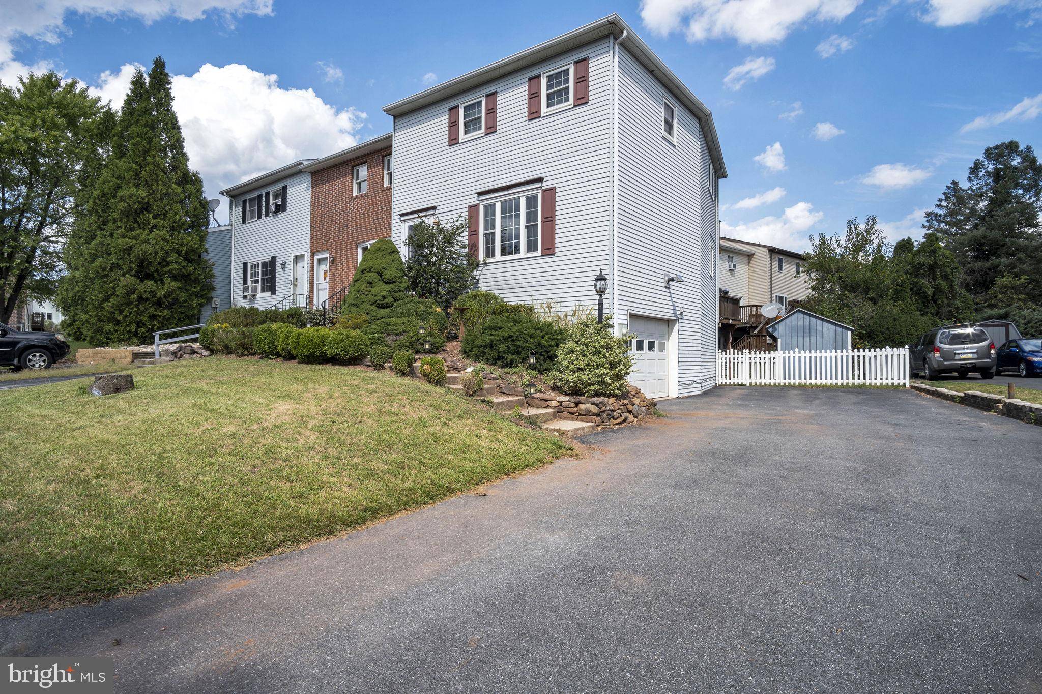 Etters, PA 17319,8 RUSSIAN OLIVE DR