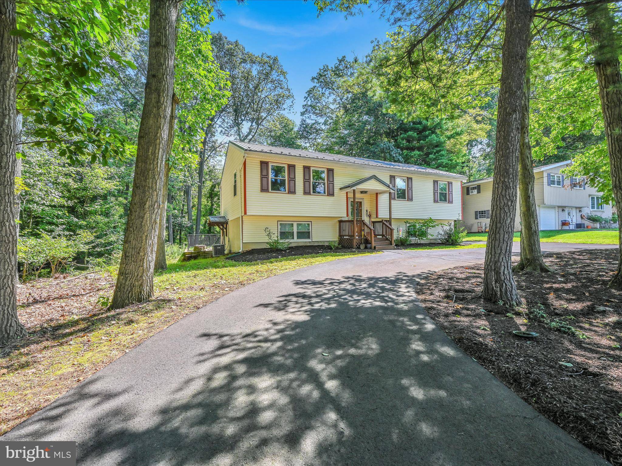 Auburn, PA 17922,136 NAVAJO DR