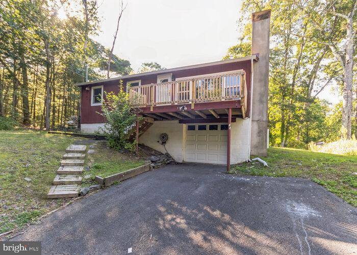Dingmans Ferry, PA 18328,132 LANCET CIR