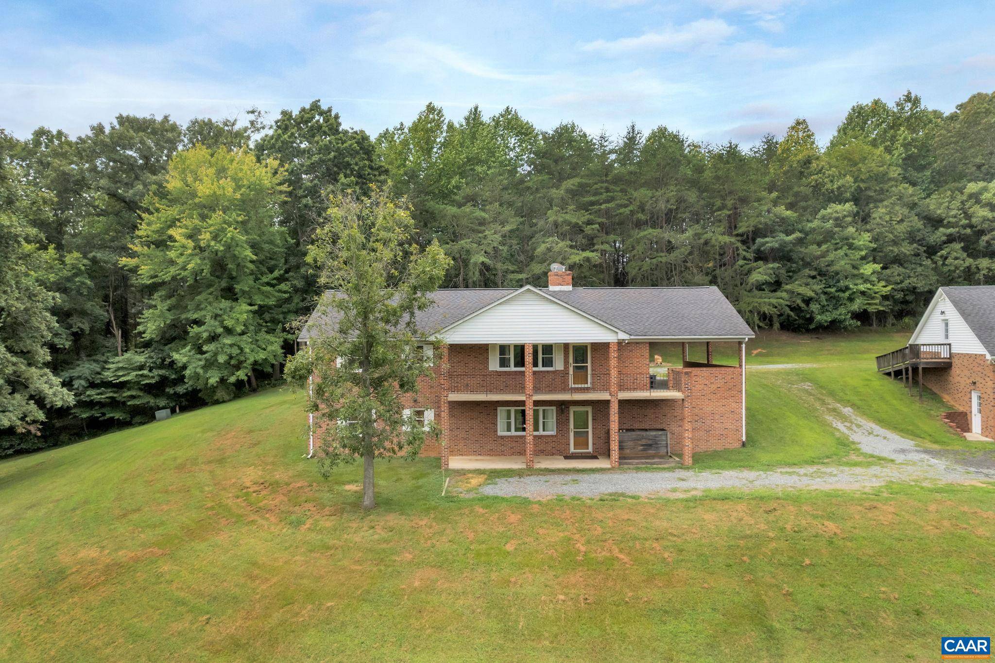 Stanardsville, VA 22973,83 POPLAR LAKE RD