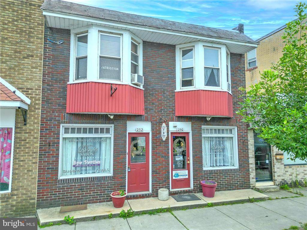 Tamaqua, PA 18252,250-252 E. BROAD STREET