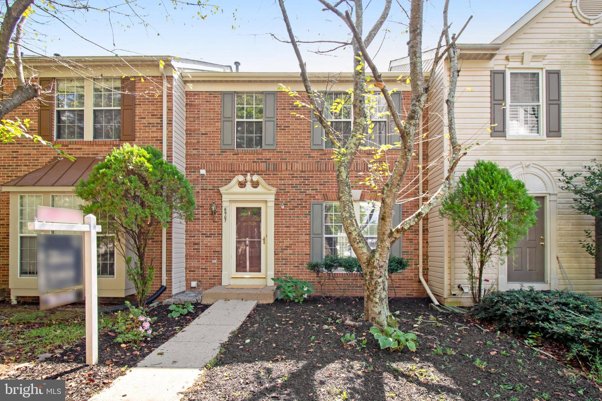 Centreville, VA 20121,6907 RIDGE WATER CT