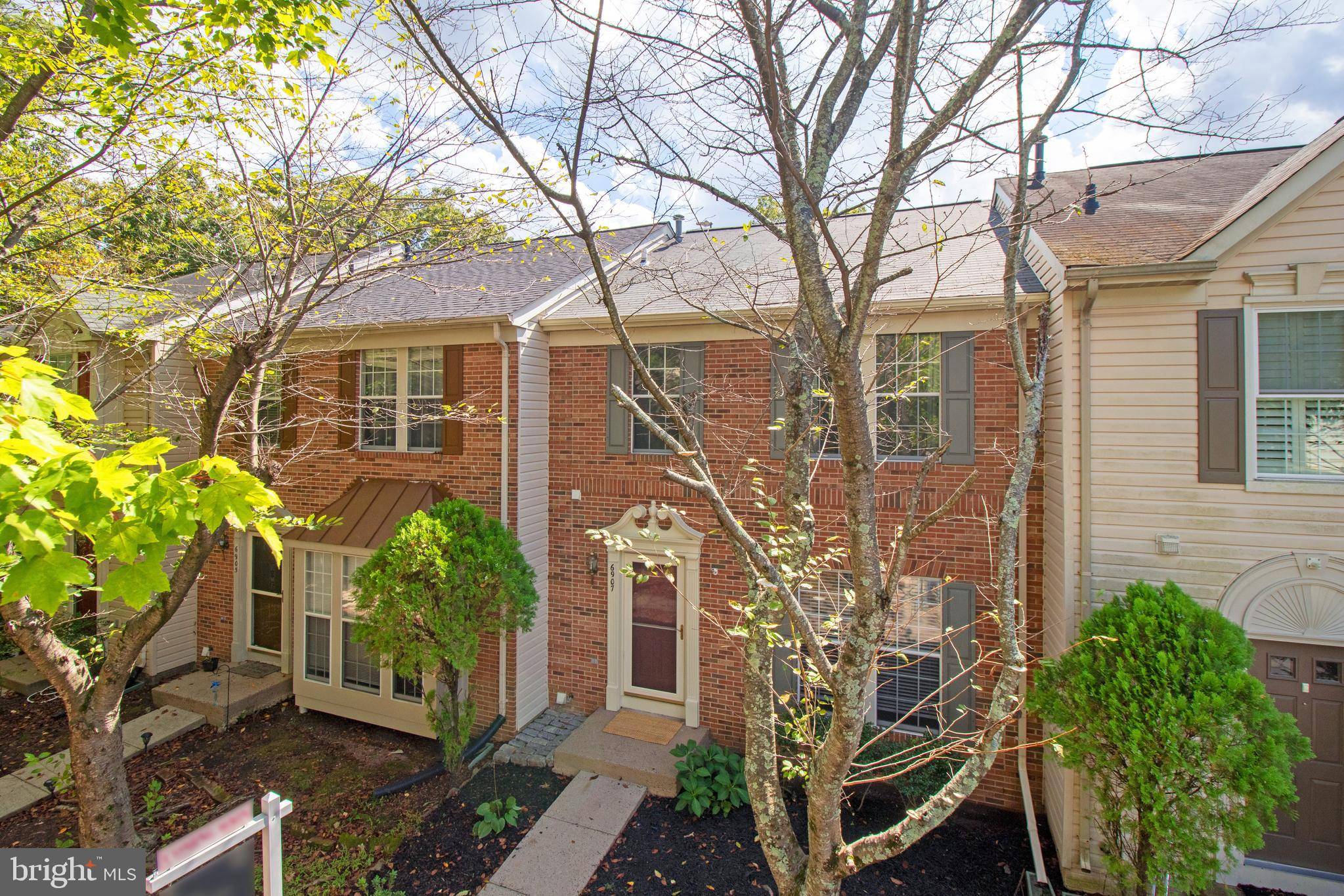 Centreville, VA 20121,6907 RIDGE WATER CT